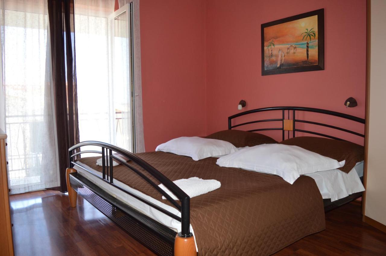 Goga Apartments Primošten Екстериор снимка